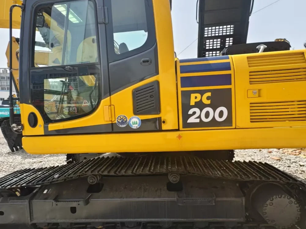 PC200-8M_1